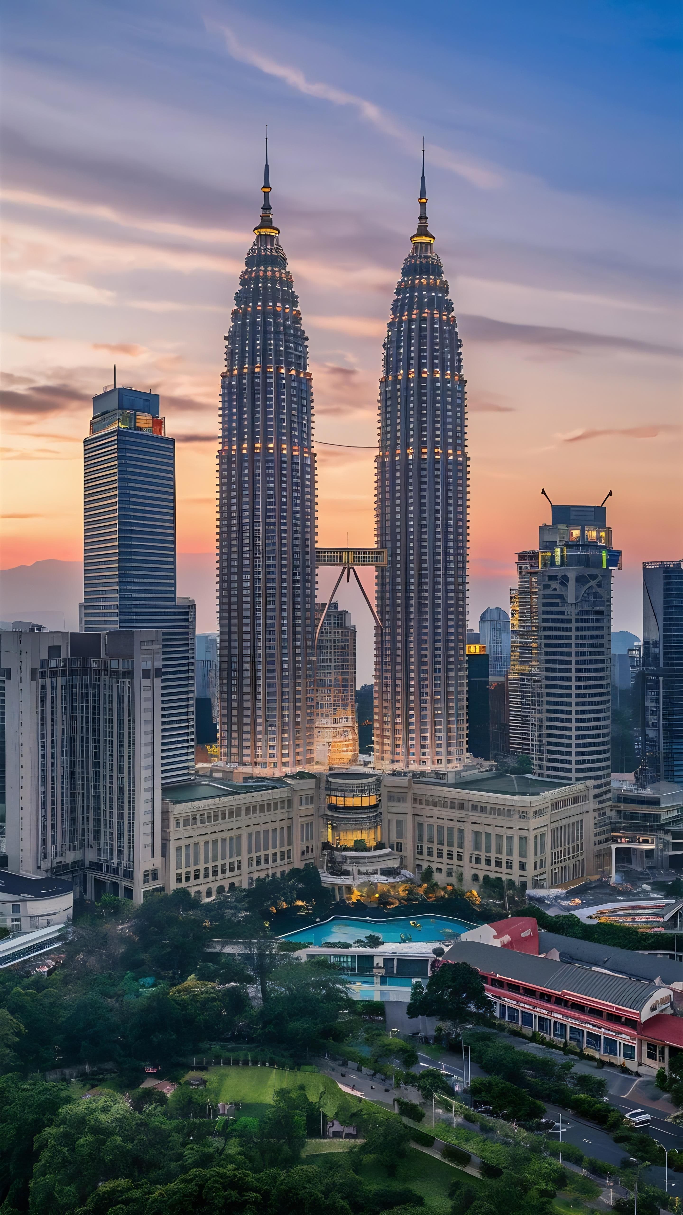 Malaysia Tour From Kochi, Towers, Temples, and a Night in the Hills